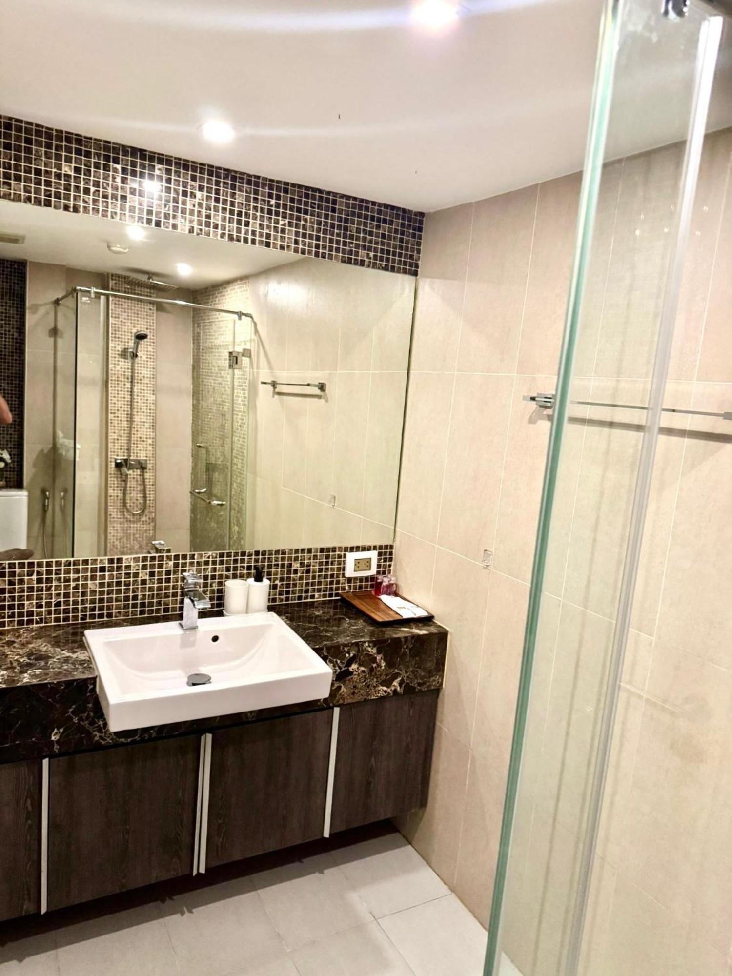 Centara Apartemen *